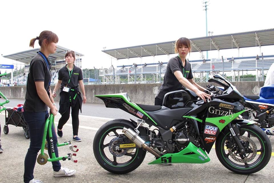 バイク女子 3姉妹の熱いバイク物語 新型バイクニュースならモーターサイクルナビゲーター